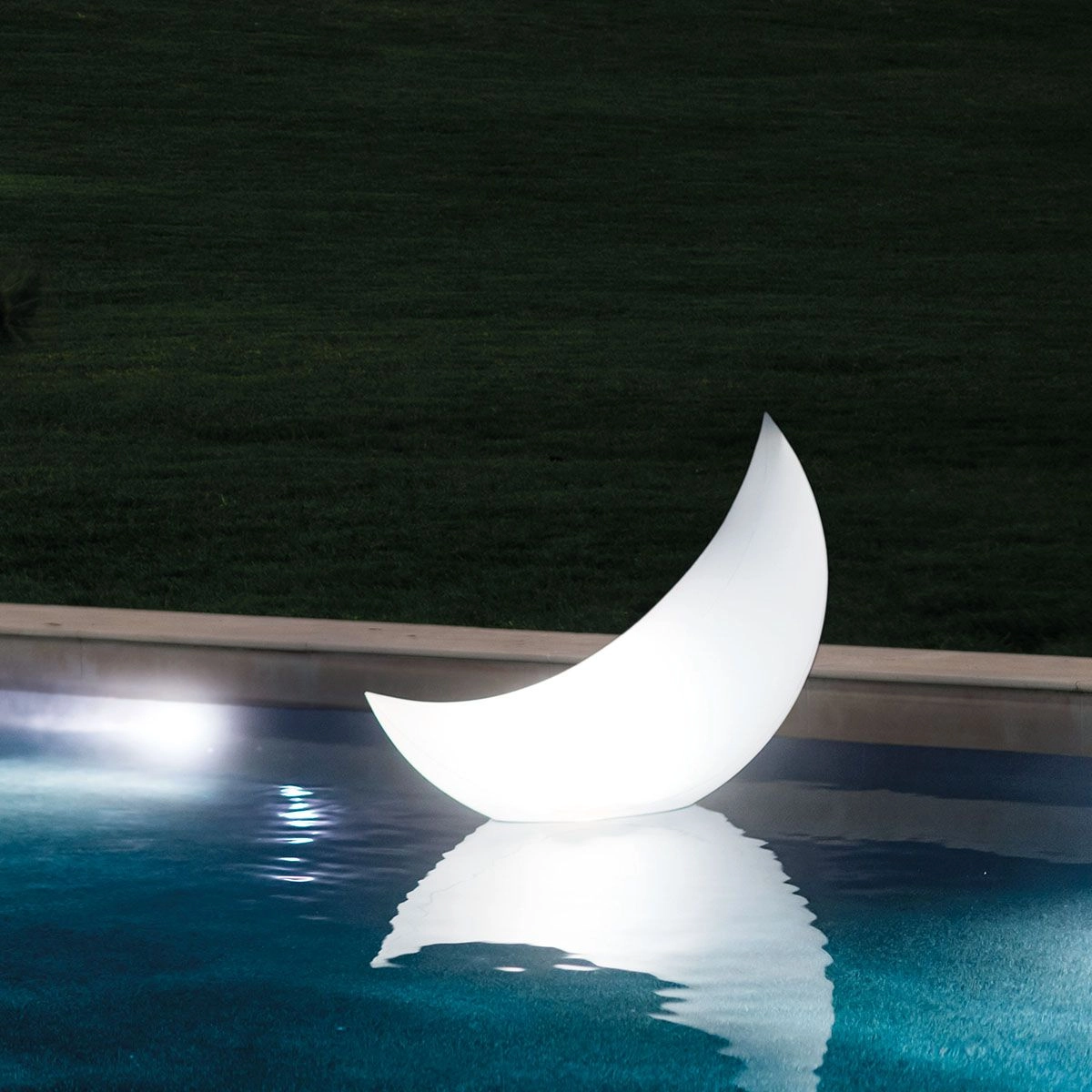 Lampe LED Lumineuse Intex pour Piscine - Éclairage Énergétique et Durable 4 Lampe LED Lumineuse Intex pour Piscine - Éclairage Énergétique et Durable – Image 4