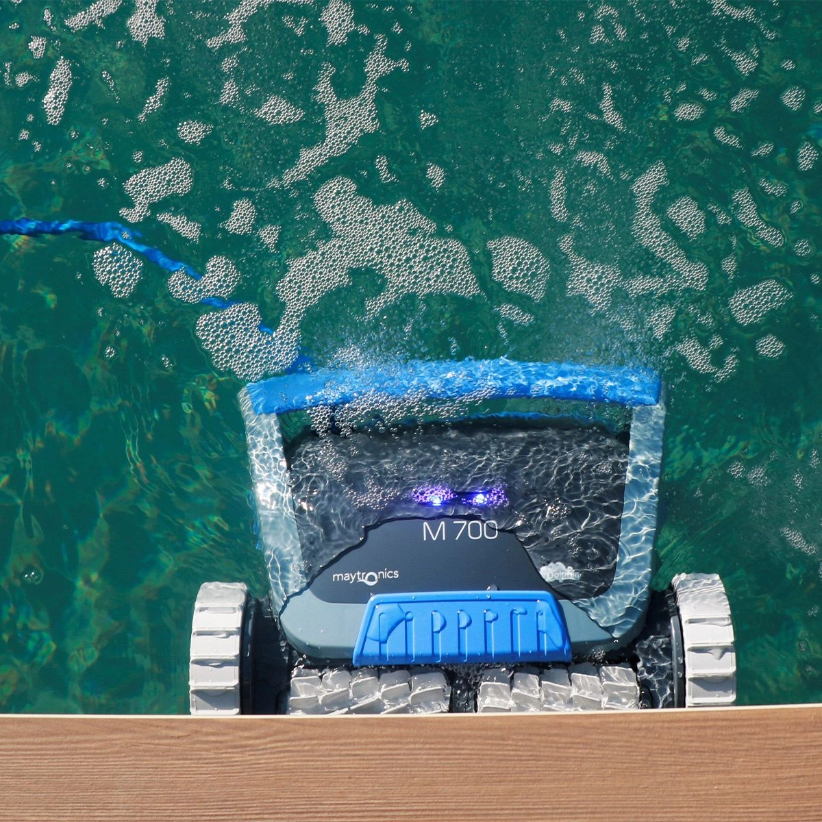 Robot De Piscine Electrique M700 Dolphin - Nettoyage Automatique et Efficace 3 Robot De Piscine Electrique M700 Dolphin - Nettoyage Automatique et Efficace – Image 3